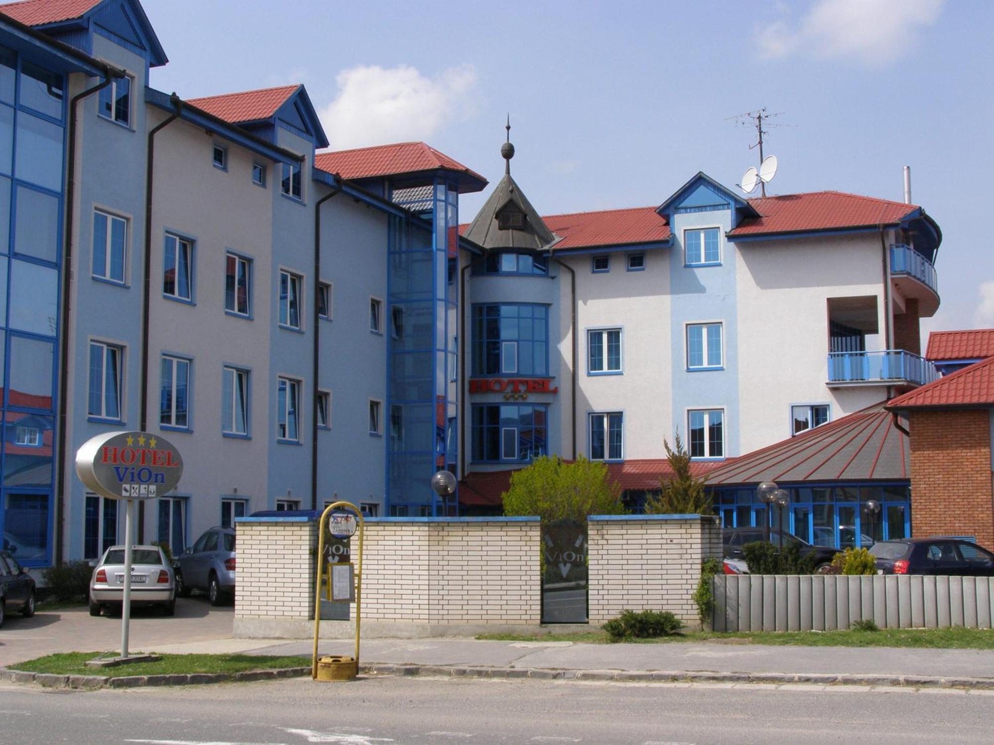 Hotel Vion Zlaté Moravce Extérieur photo