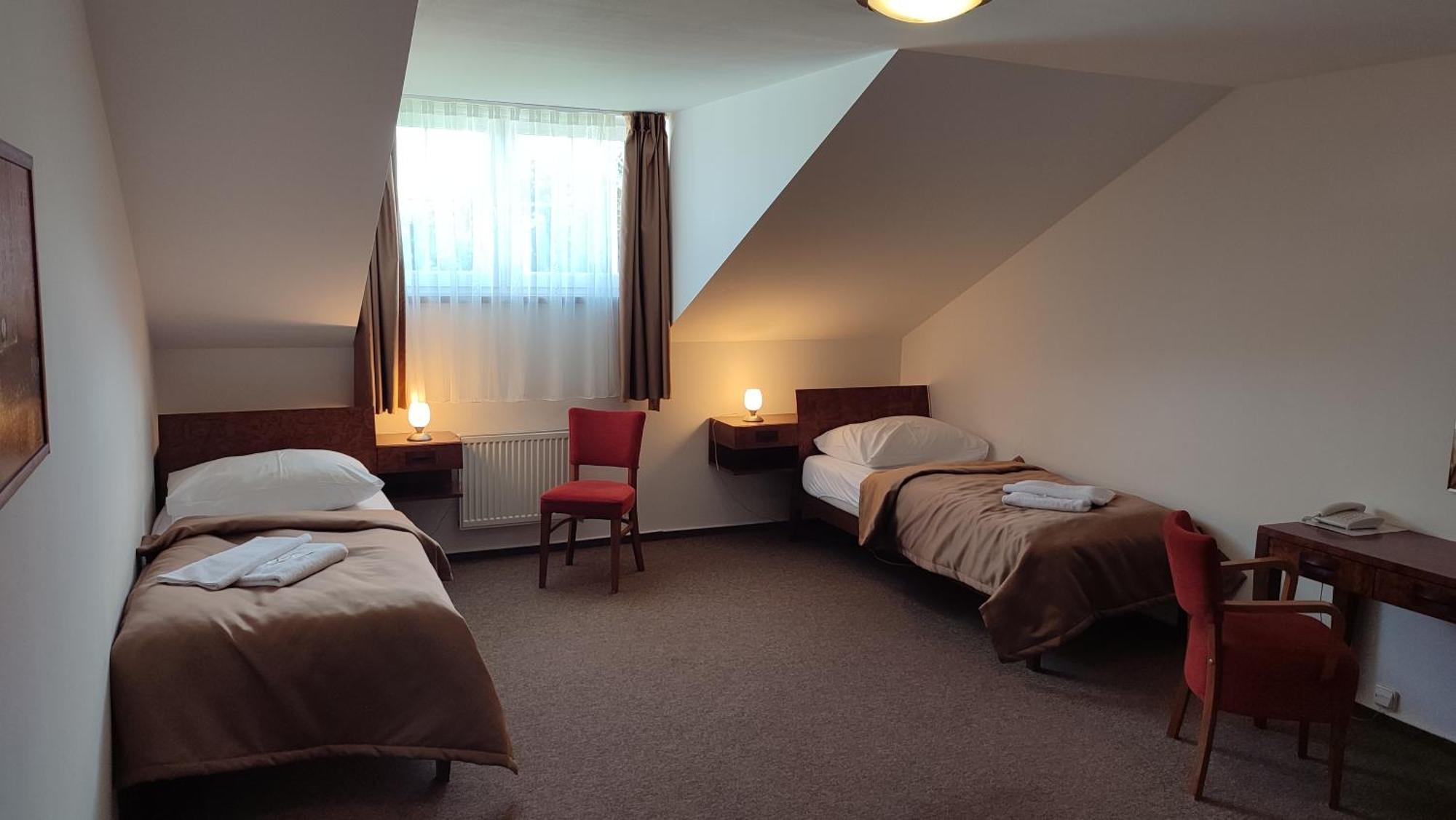 Hotel Vion Zlaté Moravce Extérieur photo
