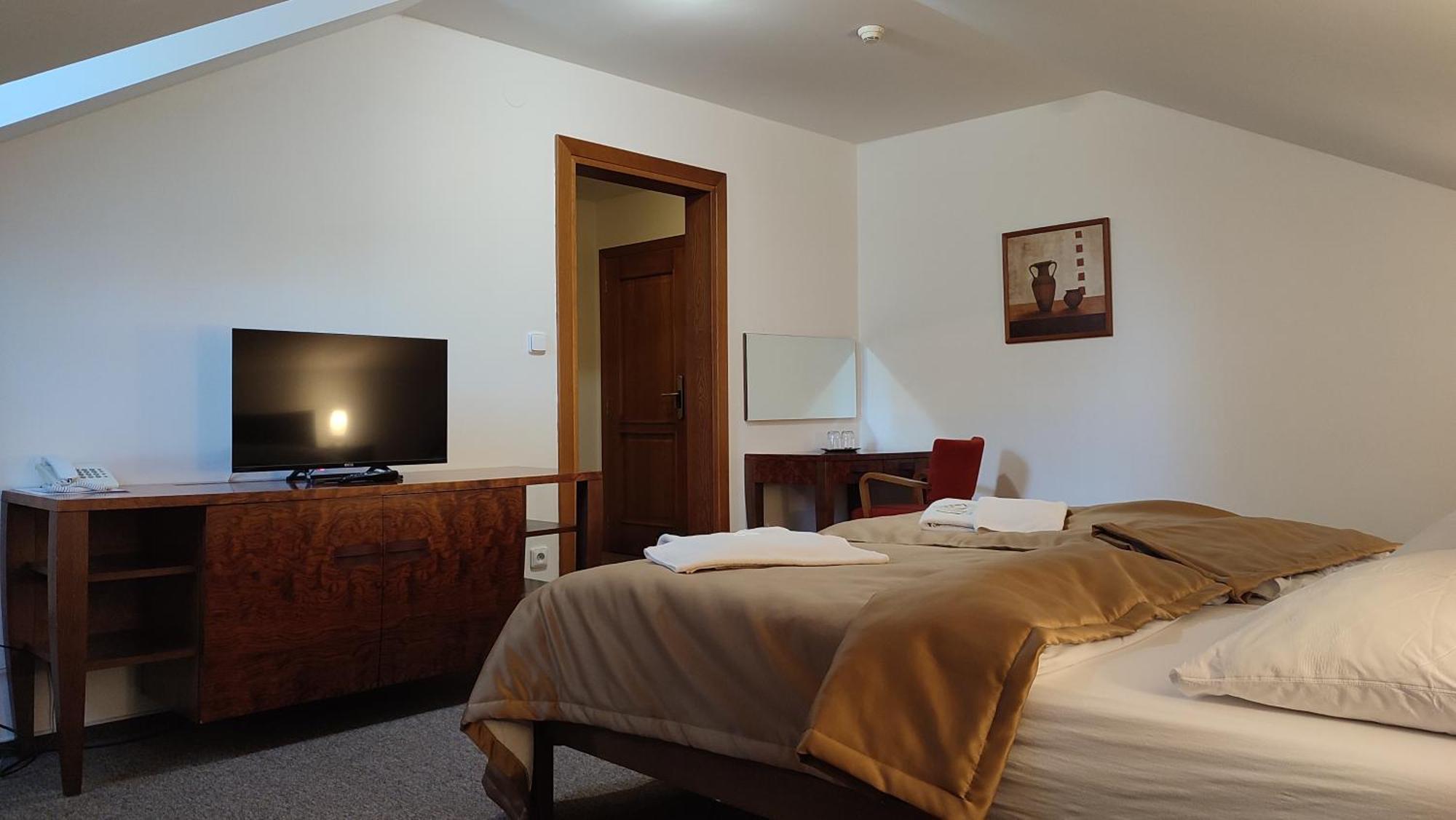 Hotel Vion Zlaté Moravce Extérieur photo