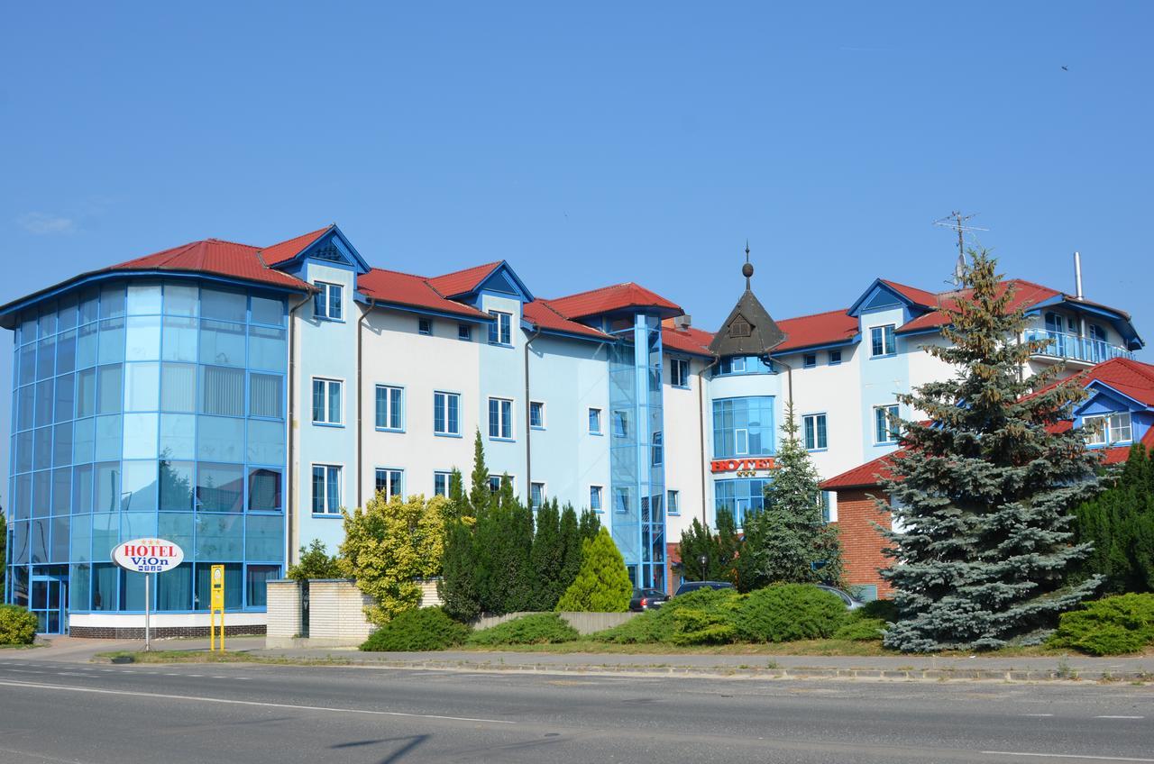 Hotel Vion Zlaté Moravce Extérieur photo